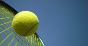 Kom med til opvisningskamp i Solrød Tennis Klub