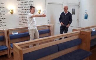Kirker åbner langsomt op
