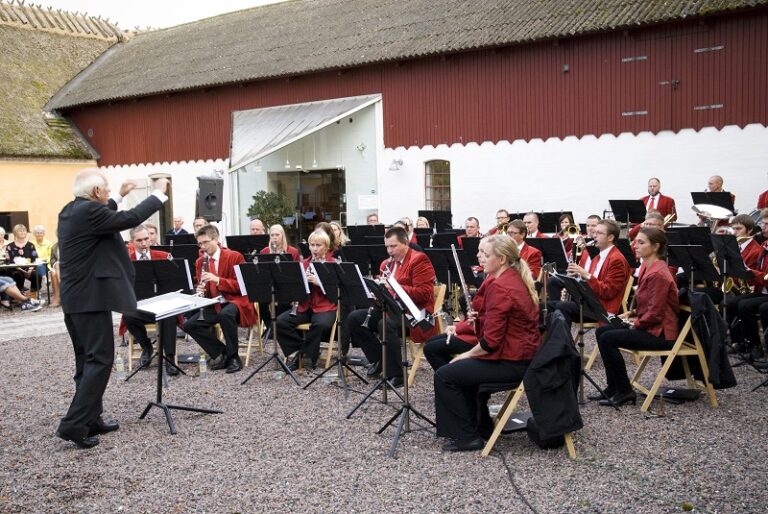 Midsommerkoncert med Greve Harmoniorkester på Greve Museum