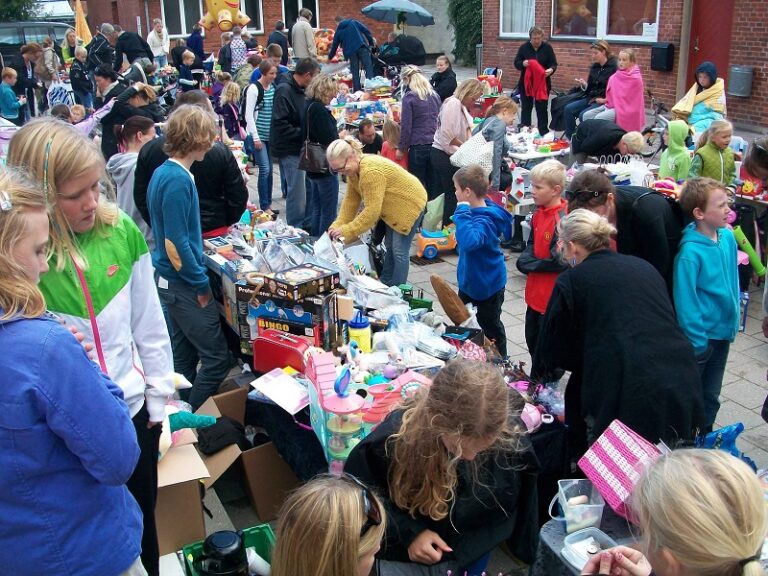 Søndags Antik- og Kræmmermarked i Køge