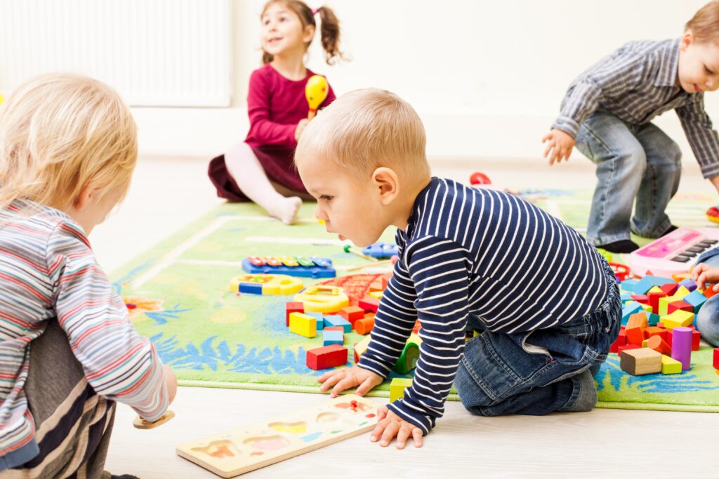 Et flertal i byrådet tager første skridt i planen om at skabe plads til flere børn i kommunens daginstitutioner