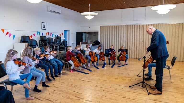 Solrød Musikskole på Musikalsk Inspirationsturné for Skolebørn